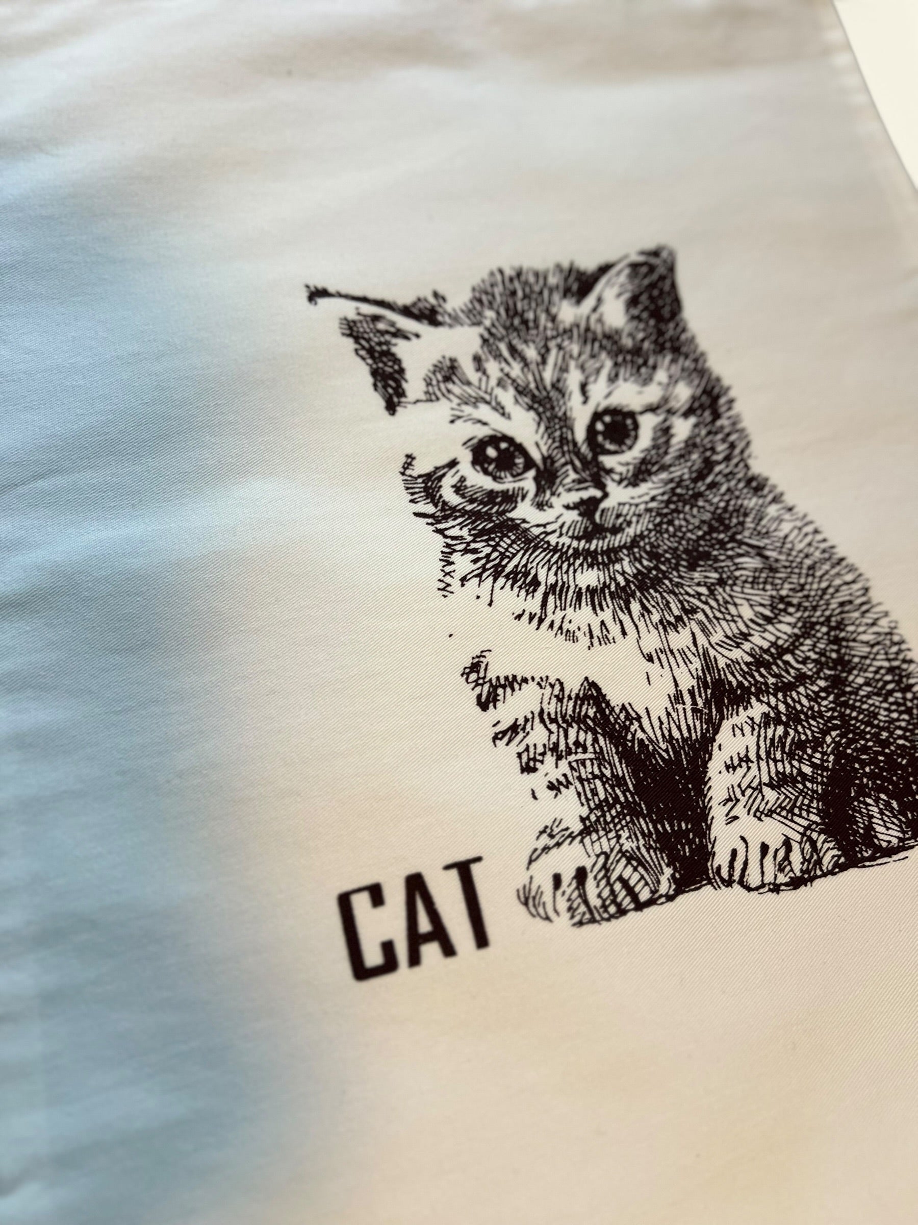 Tøynett, Cat, Hvit